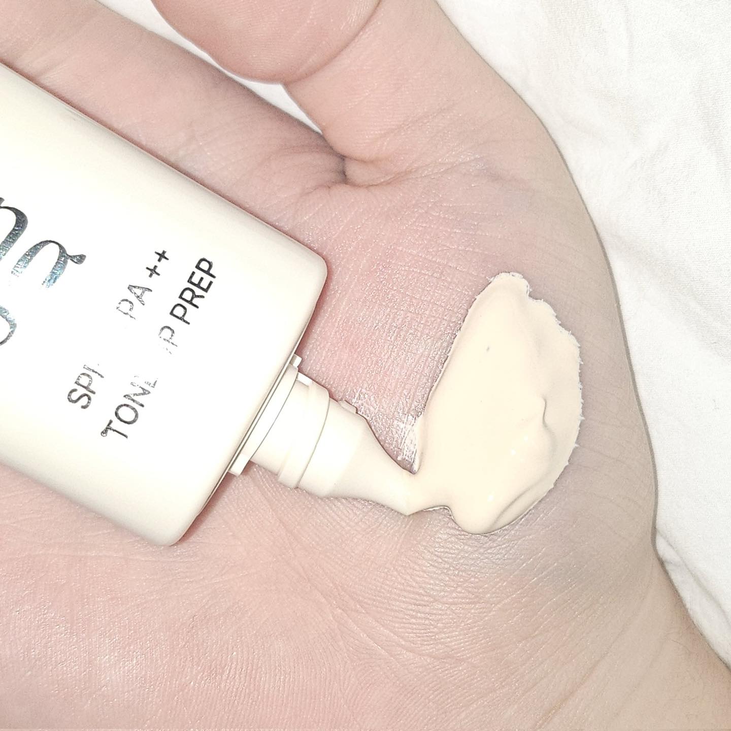 Fwee Spa Glowing Tone Up Sunscreen